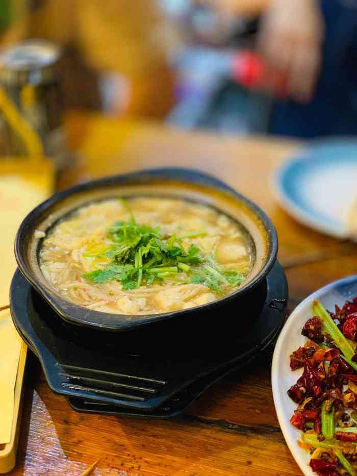 老姑砂锅(体北道店)-"这是我唯一力顶的路边摊店 由于有结肠炎 .