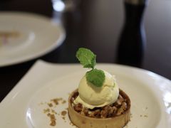 核桃派配香草冰激凌-北京华彬费尔蒙酒店·刃餐厅