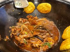 -小火炕铁锅炖鱼