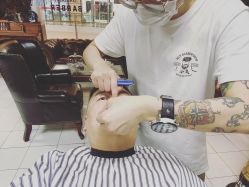 -小戈男士复古理发馆barber shop