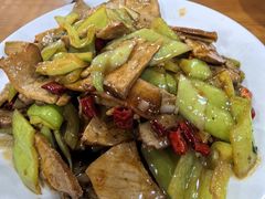 -三居鲁味坊黄焖鸡(山大路店)