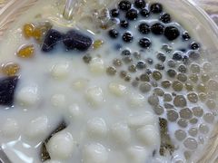 黑糖牛奶芋圆冰粉-胡记冰粉