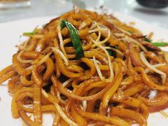 避风塘干炒牛河-君德澜酒家·创意粤菜(金山谷店)