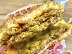 三层芝士牛肉堡-汉堡王(砂之船奥莱店)