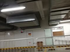 -龙美术馆西岸馆-停车场