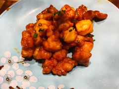 菠萝咕咾肉-蜜桃餐厅·伴山(绿宝广场店)