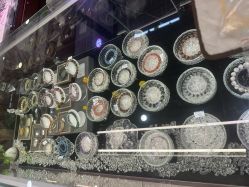 -灵彩珠宝(朗香街店)