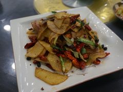 -石磨豆花家常菜·牦牛排土火锅