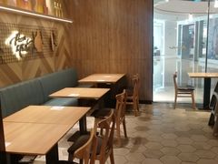 用餐区-必胜客(龙泉万达店)