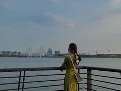 -郑东新区龙湖公共艺术中心