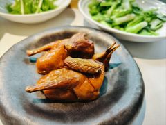 脆炸乳鸽-荣小馆(安达仕店)