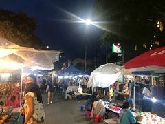 -周日夜市