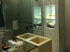 -上海滴水湖皇冠假日酒店