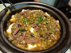 -有红鸡毛店·川菜(建设路店)