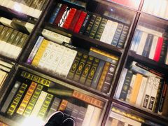 -钟书阁(松江泰晤士小镇店)