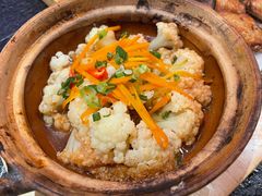-何妹湿辣牛肉·粤式烧烤砂煲(桂雅路店)