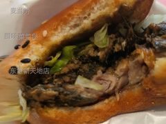 腊味菜菜堡-麦当劳(东急新天地店)