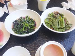 -鱼鲜饭香·招牌汽锅剁椒鱼头王