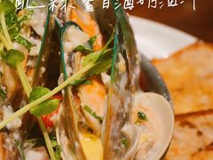 新西兰青口配蒜香白酒奶油汁-Bistro 63 创意融合料理(广粤天地店)