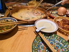 -洱火云南酸菜牛肉火锅(石景山当代商城店)