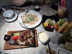 -穹六人间 people 6(岳阳路店)
