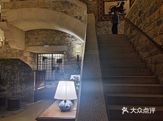西班牙行6|浪漫的山顶古堡三道式西餐