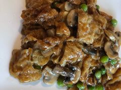 特色鲜菇面筋煲-功德林(南京西路店)