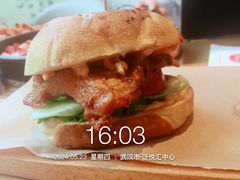 -必胜客(WOW昙华林店)