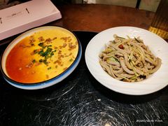 -东口码头·烧鸽子·鱼头泡饼·地方菜(金鹰悦城店)