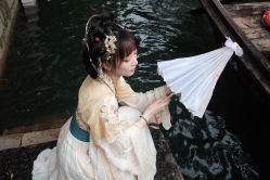 -一揽芳华汉服旗袍体验馆(拙政园店)