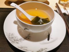 松茸汤底-余欢领鲜火锅(新街口店)