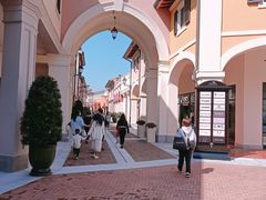 -佛罗伦萨小镇广佛名品奥特莱斯(疏港路店)