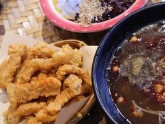 -爆炸头阿姨小四川正宗川味小吃(无任何分店)