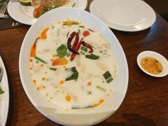 -Chom Cafe and Restaurant