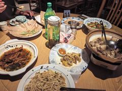 -头上红煨盐鸡·非遗院子餐厅
