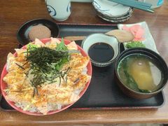 三文鱼葱花蛋黄酱丼-黑门食堂