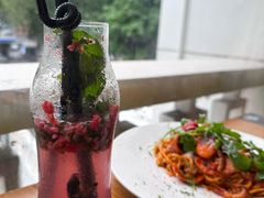 -Mark&Mars Restaurant