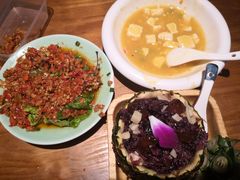 蟹黄烩豆腐-觅山云南菜(泊富ICITY店)