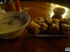 第一次在露台吃生煎-咬不得高祖生煎·简餐(高银街店)