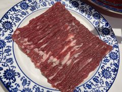 大刀现切鲜羊后腿-一只羊·铜锅涮羊肉烧烤