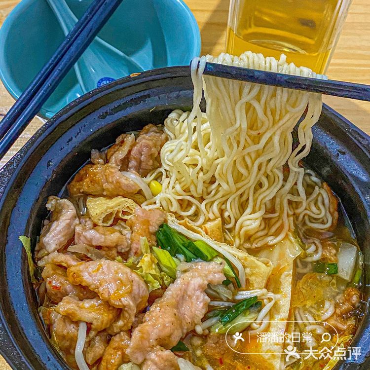 多少次来学生街...就为了这碗肉片砂锅面！！