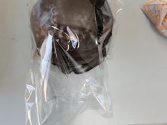 超级巧克力泡芙-OUR Bakery(SKP-S店)