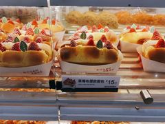 草莓布里欧面包-85度C(苏州平江万达店)