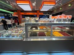 面包甜点陈列柜-金粒门·新鲜零食(坡子街店)