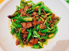 小炒黄牛肉-老滇山寨•云南特色菜•地方菜•民族风情歌舞表演(金碧店)