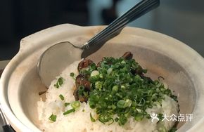 Stir-Fried Eel with Rice in Clay Pot