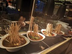 -大中华希尔顿酒店-念自助餐·嗨啤·小龙虾