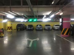 -白玉兰广场停车场