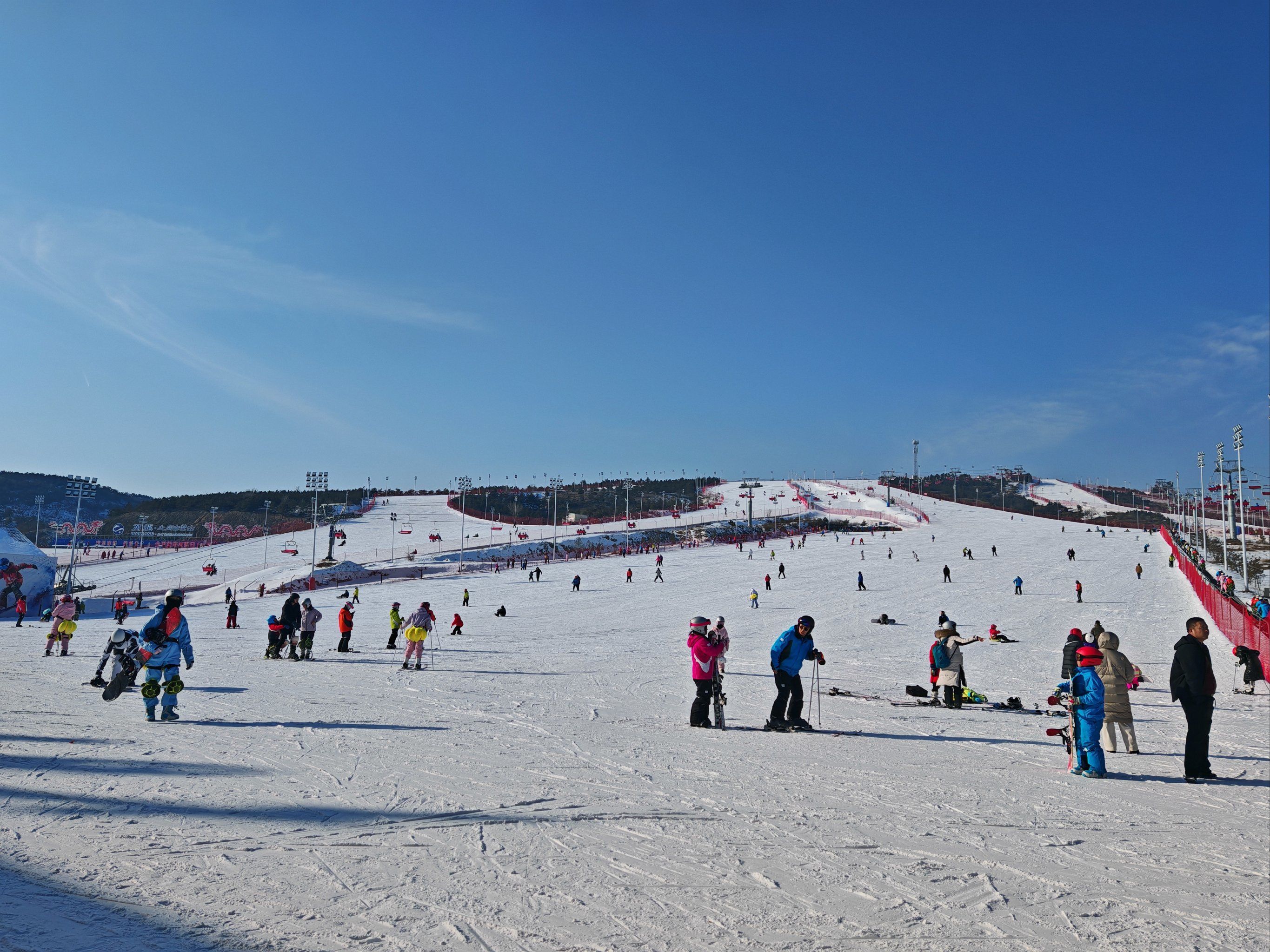 过年期间去大同玩儿,去了万龙白登山滑雪场滑雪,为了避开大波人流