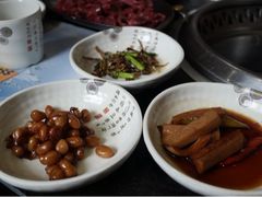 -草家酱蟹炭火烤肉店(珲春南路一店)